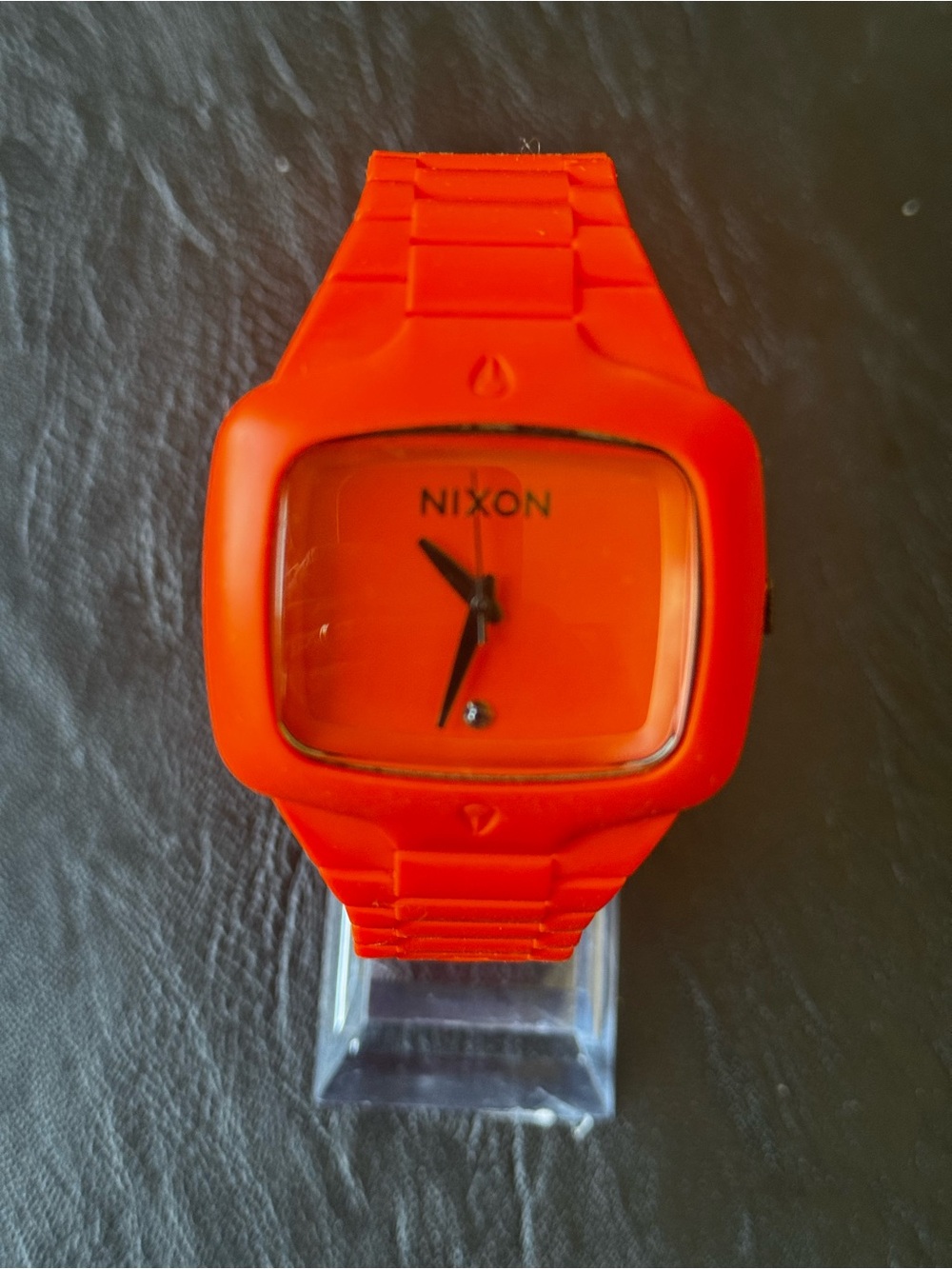 Nixon Orange The Rubber Player like new. Minimalist modern beauty. 40mm analog